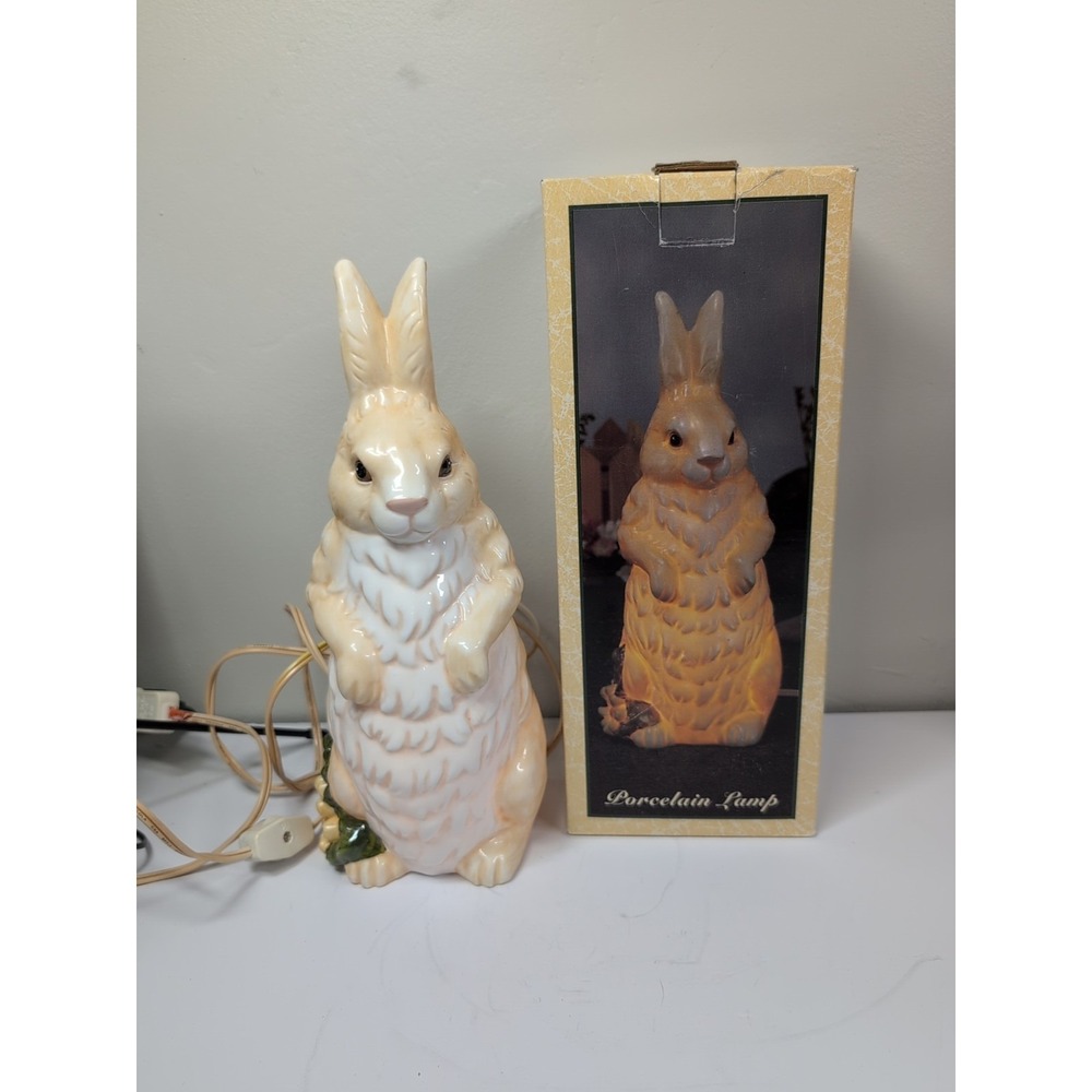 Cracker Barrel Vintage‎ Bunny Porcelain Lamp